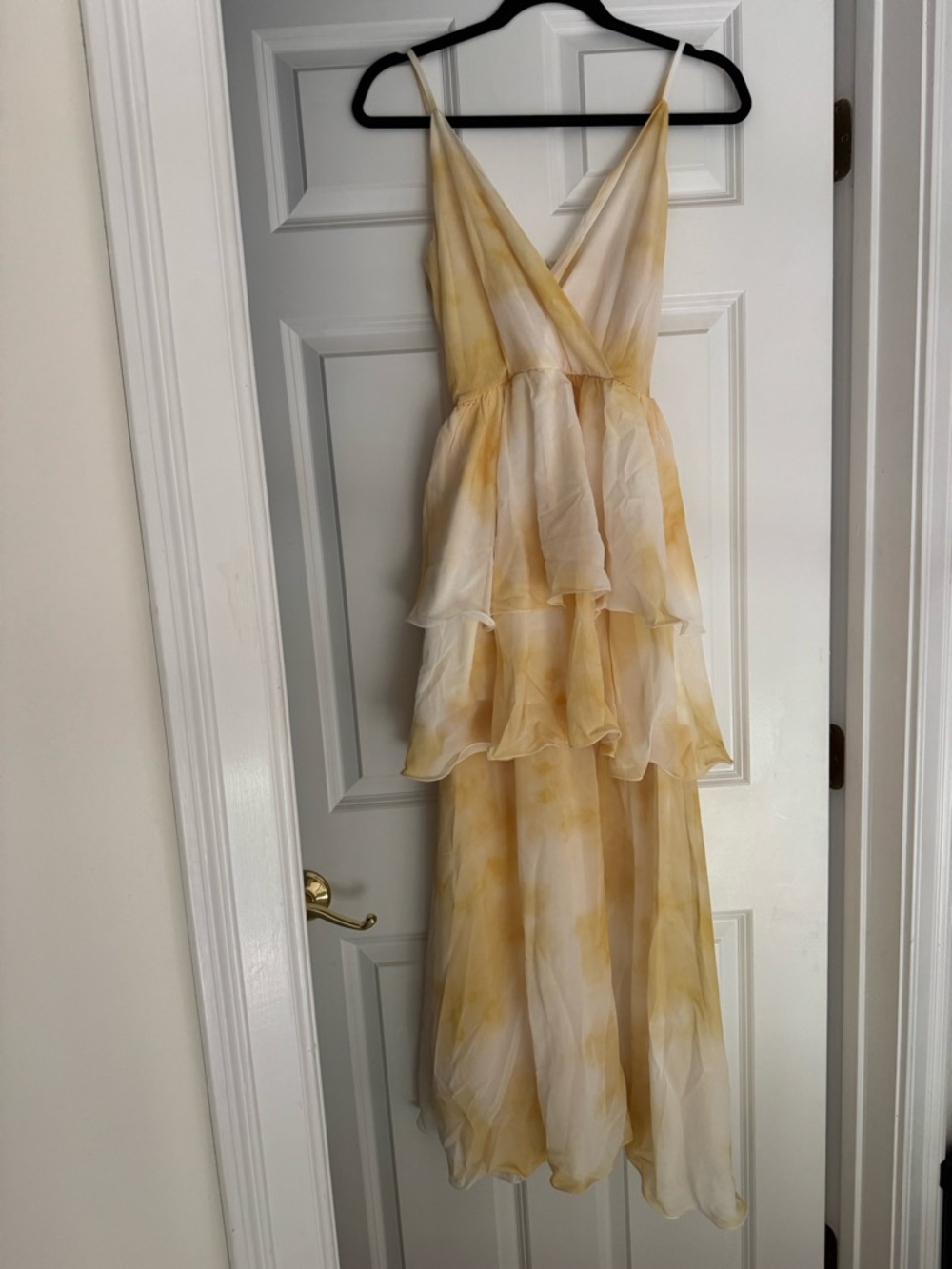 Elegant Yellow Tiered V-Neck Maxi Dress